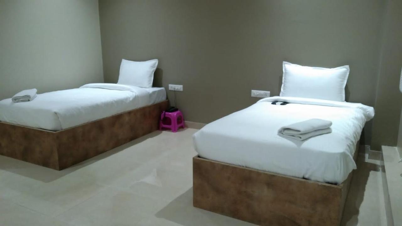 Hotel Sukhdham Allāhābād Junction Exteriér fotografie